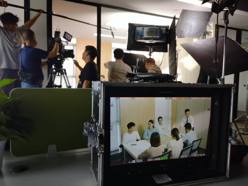 文登市TVC拍摄公司：科技产品视觉化大师，诠释未来感与功能美学